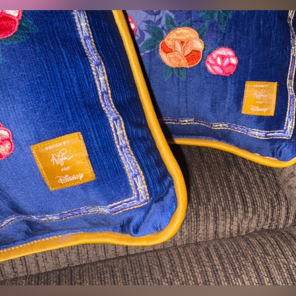 ASHLEY TAYLOR DISNEY PARKS 2024 SET 2 AURORA SLEEPING BEAUTY PILLOWS NWT - Picture 5 of 5